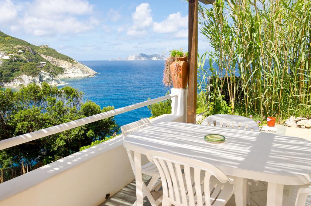 Sunset Village Ponza Rum bild