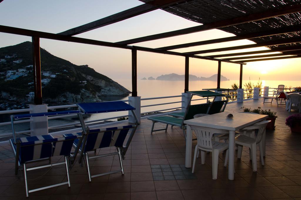Sunset Village Ponza Rum bild