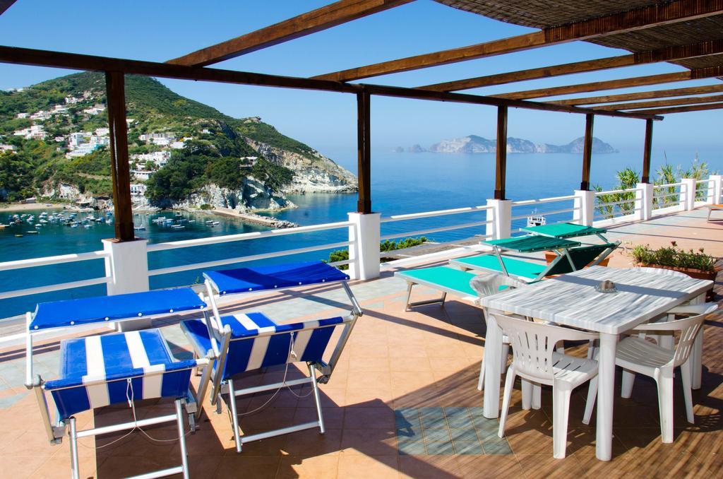 Sunset Village Ponza Rum bild