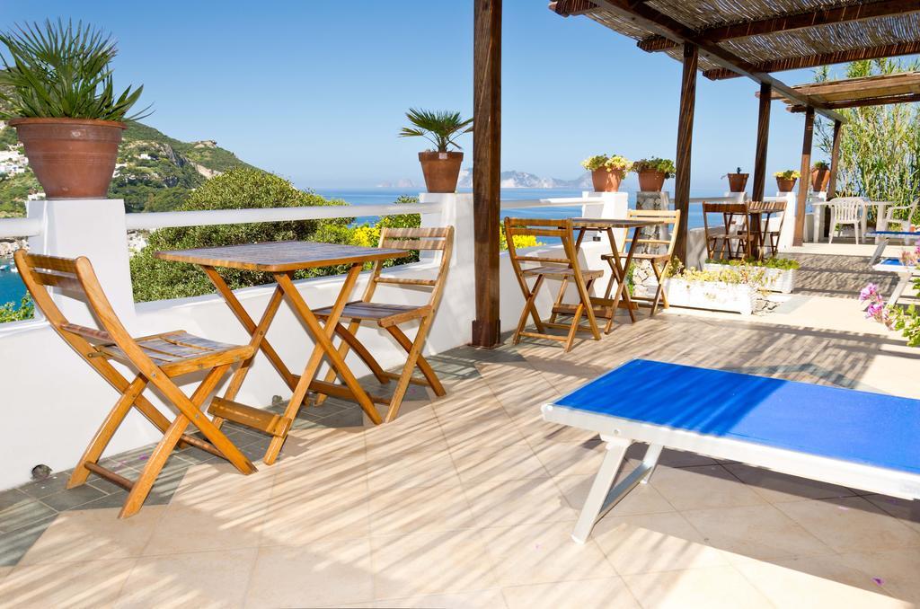 Sunset Village Ponza Rum bild