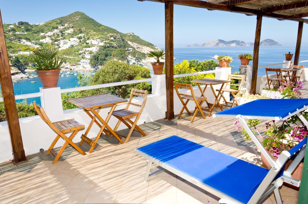 Sunset Village Ponza Rum bild