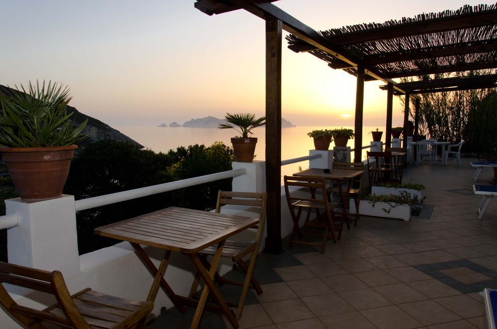 Sunset Village Ponza Rum bild
